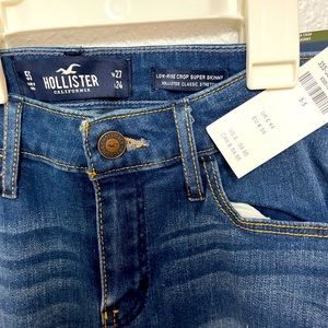 HOLLISTER (New w/tags)Low rise crop jeans Size 5S